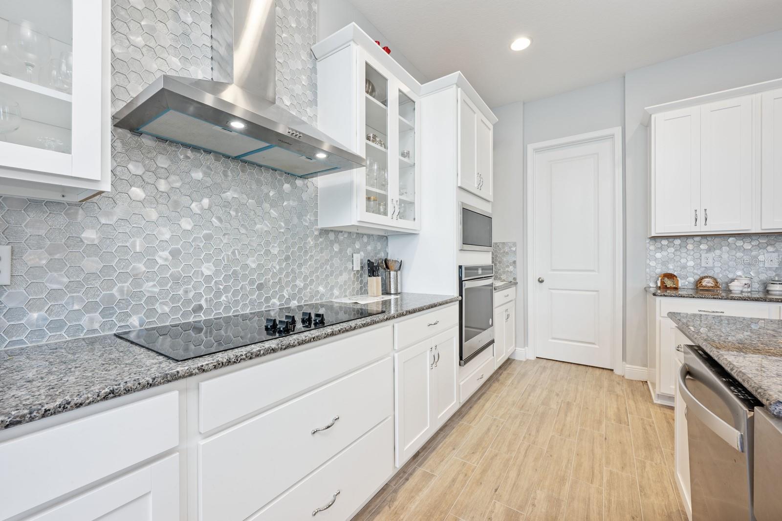 LAKESIDE AT HAMLIN - Residential