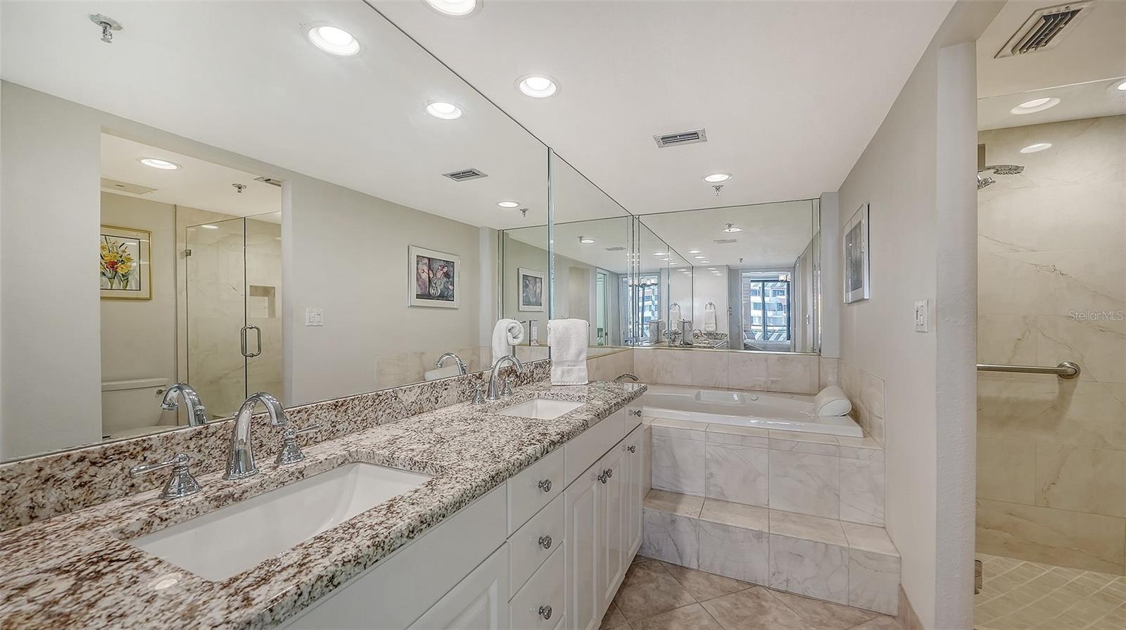 PLAYERS CLUB III - Residential