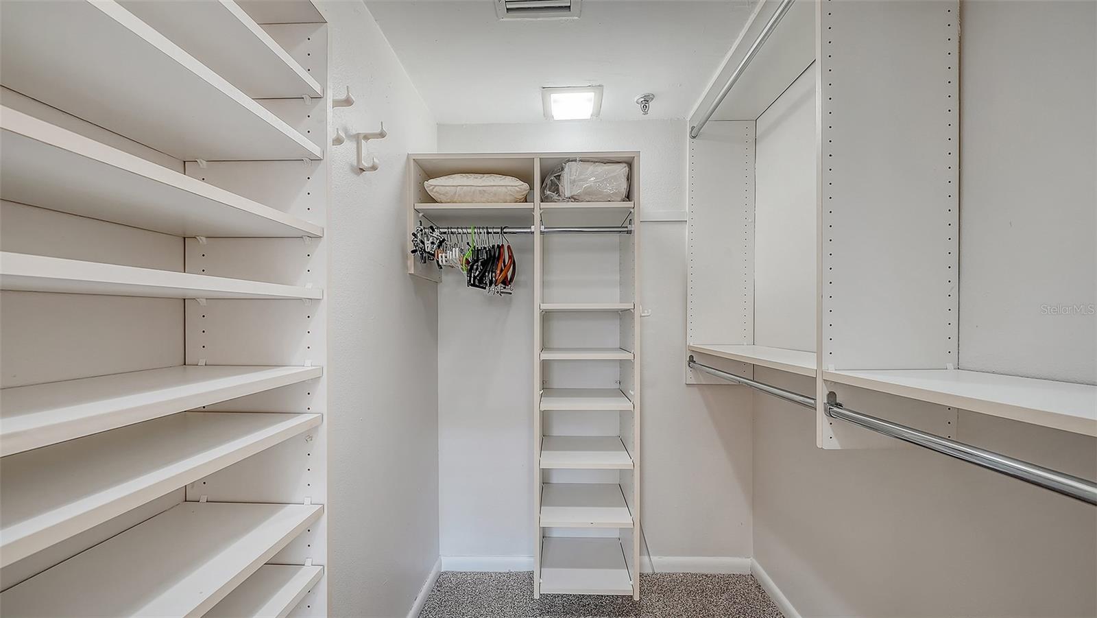 PLAYERS CLUB III - Residential