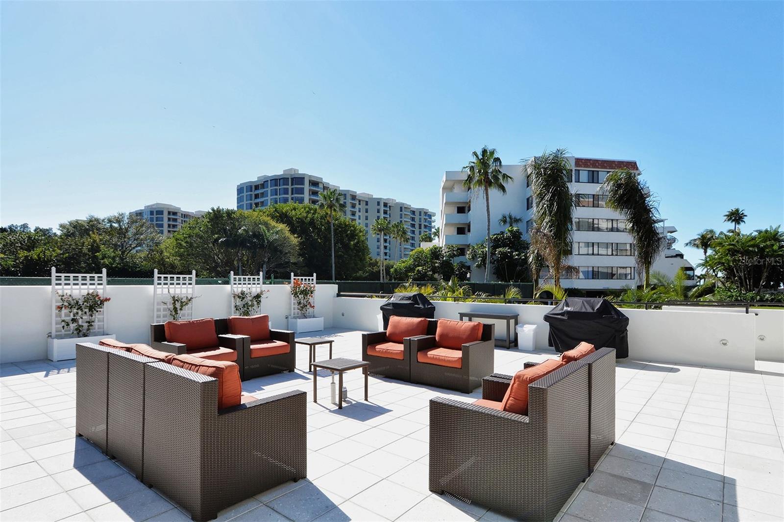 PLAYERS CLUB III - Residential