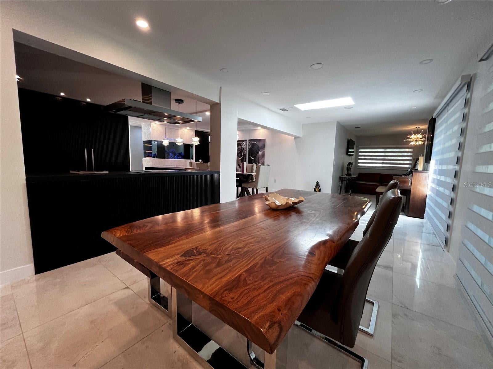 2518 HICKORY COURT