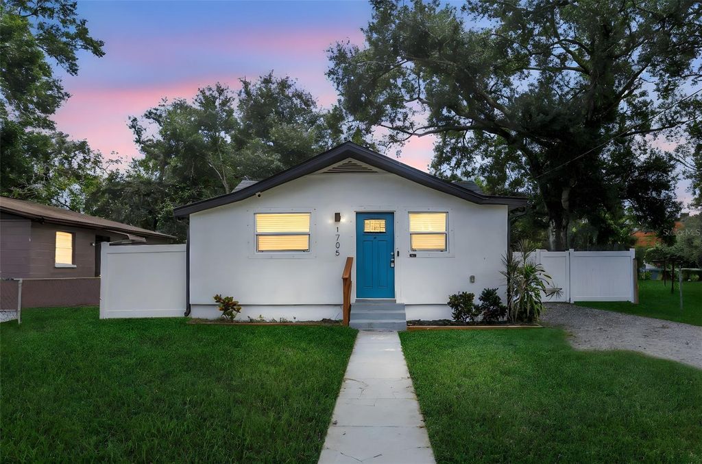 Photo of 1705 E Chelsea Street, Tampa, FL 33610 (MLS # TB8440996)