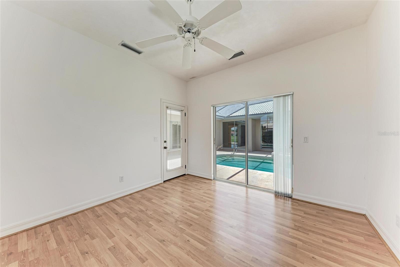GOVERNORS GREEN - Residential
