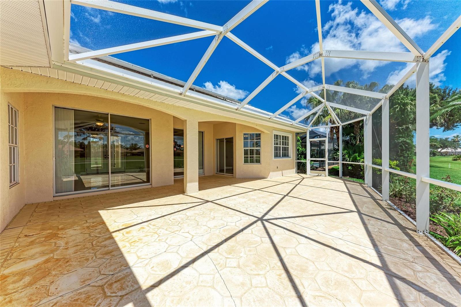 GOVERNORS GREEN - Residential