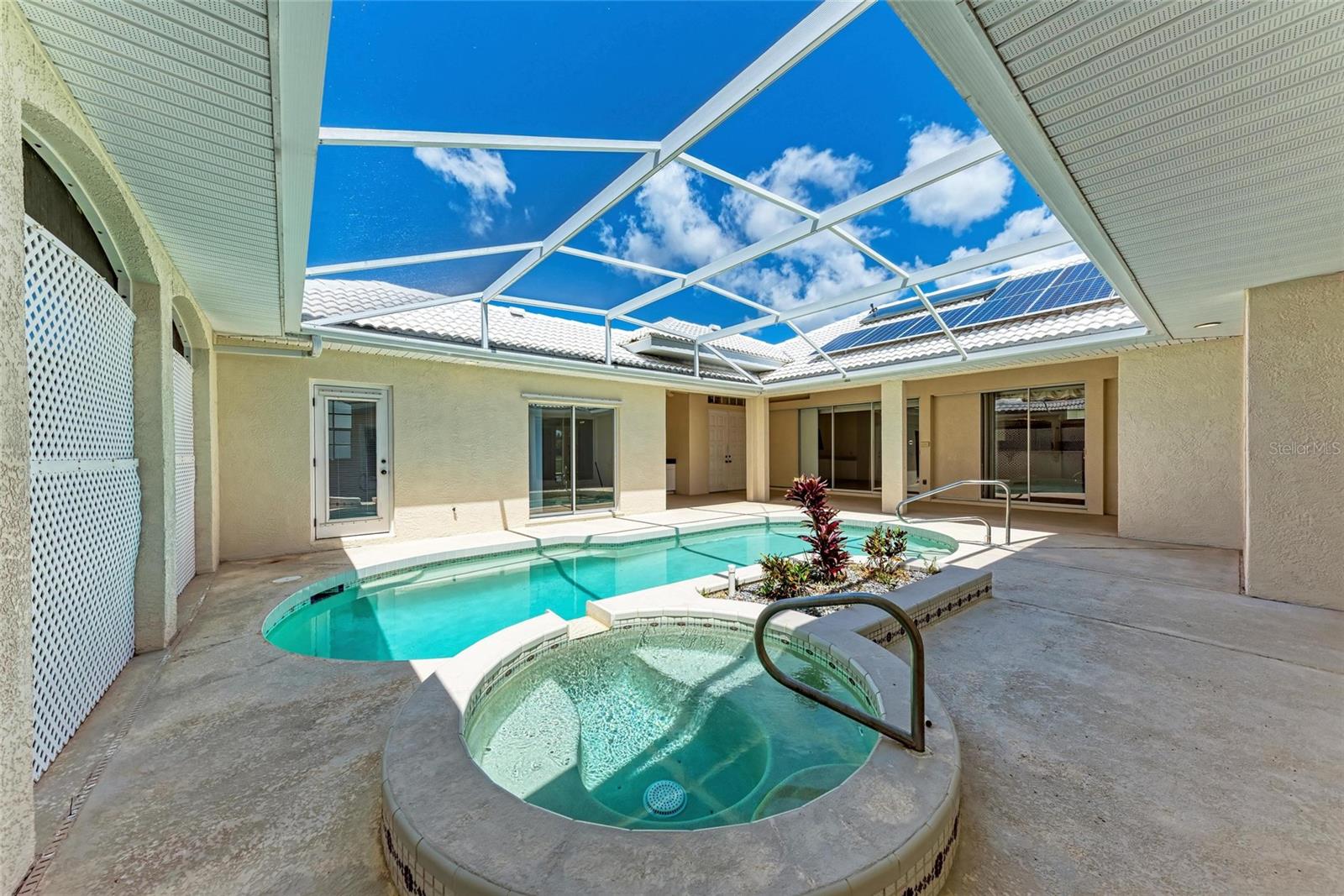 GOVERNORS GREEN - Residential