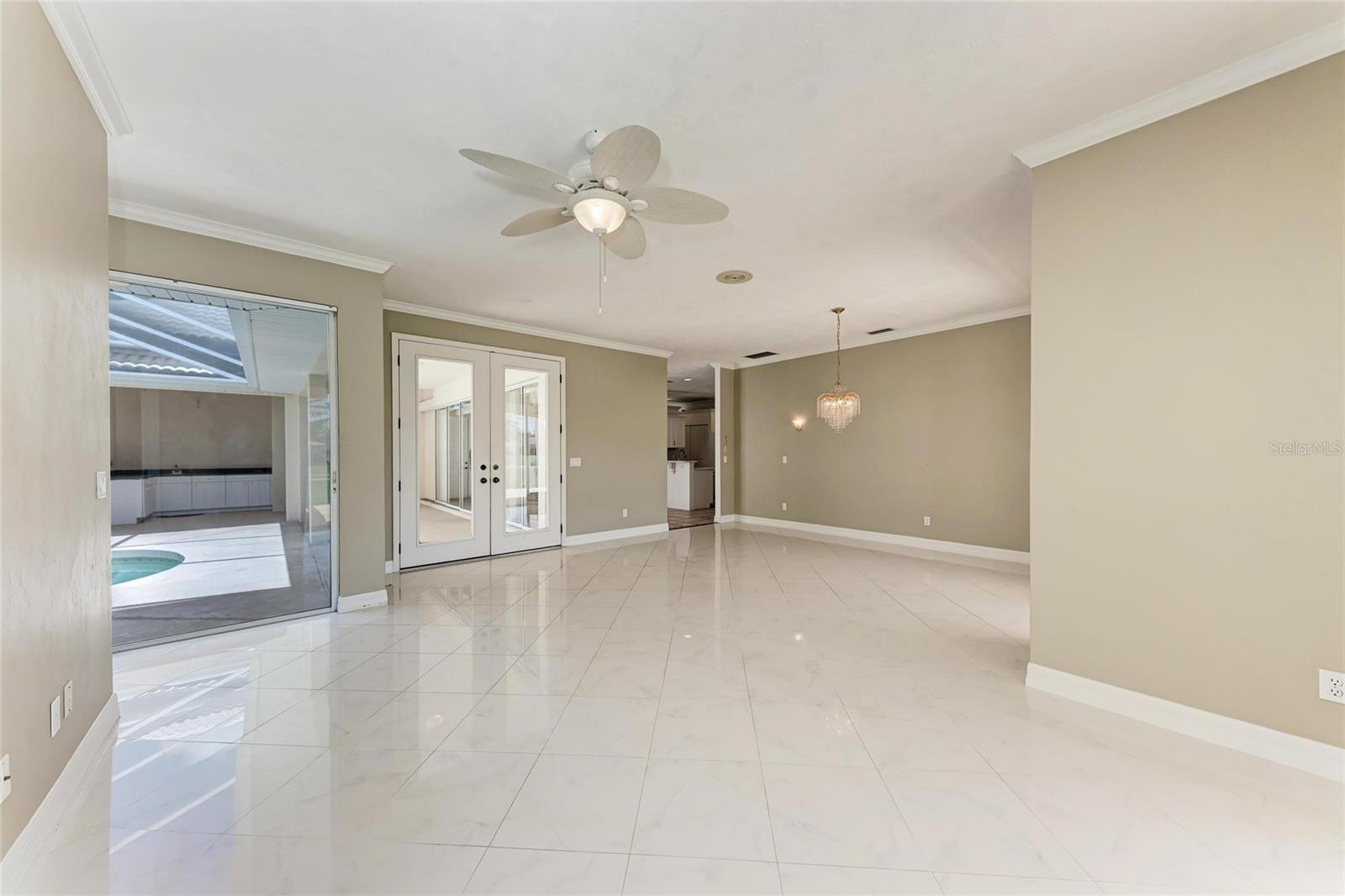 GOVERNORS GREEN - Residential