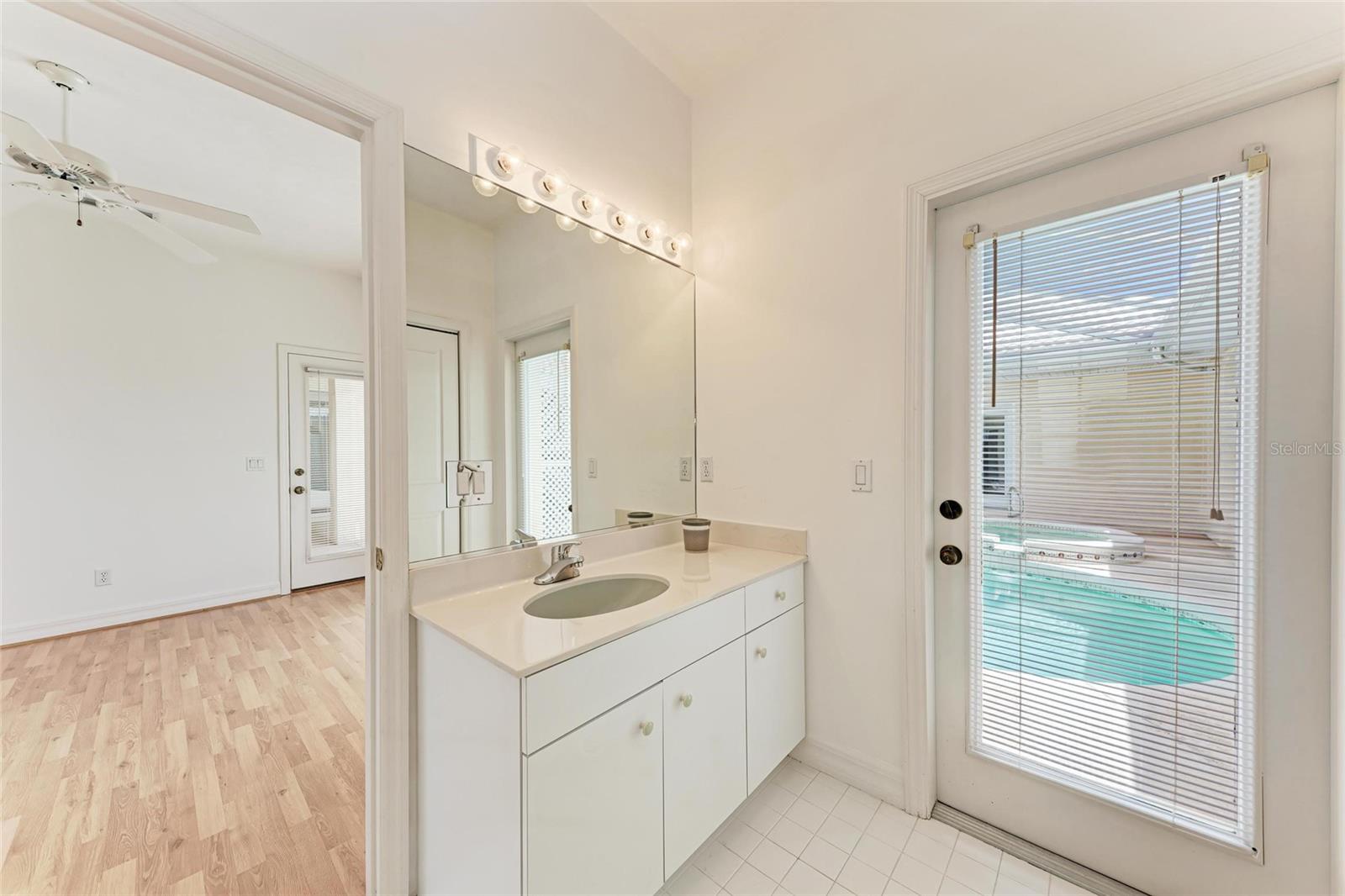 GOVERNORS GREEN - Residential