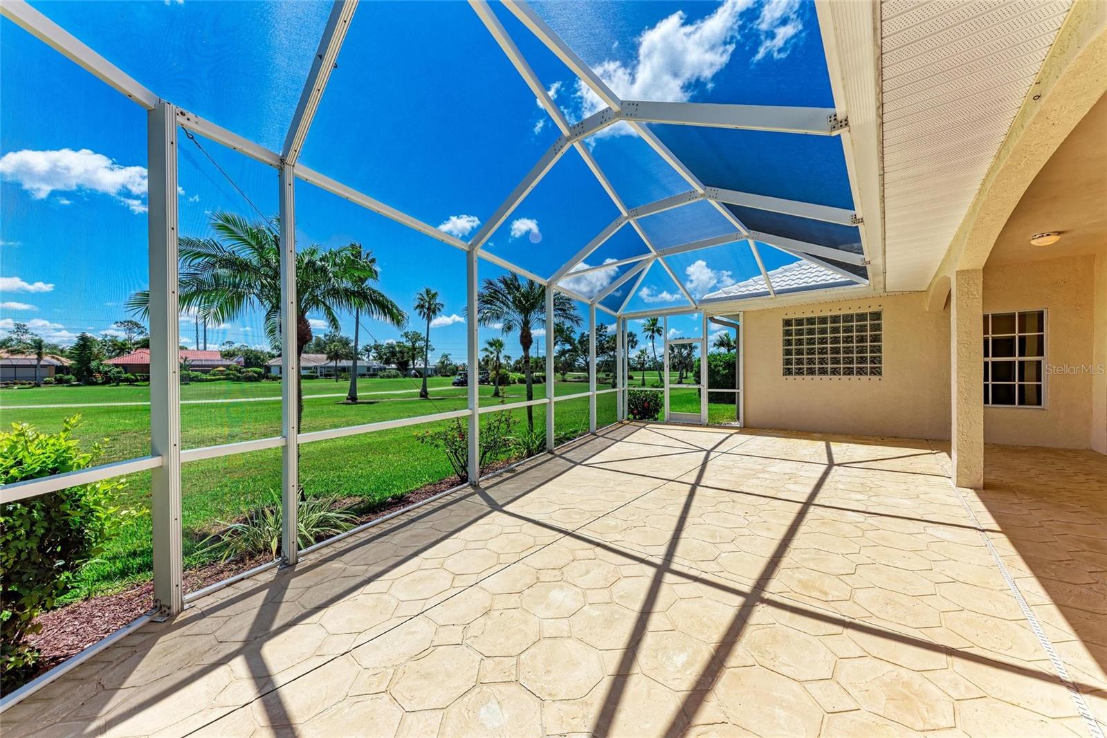 GOVERNORS GREEN - Residential