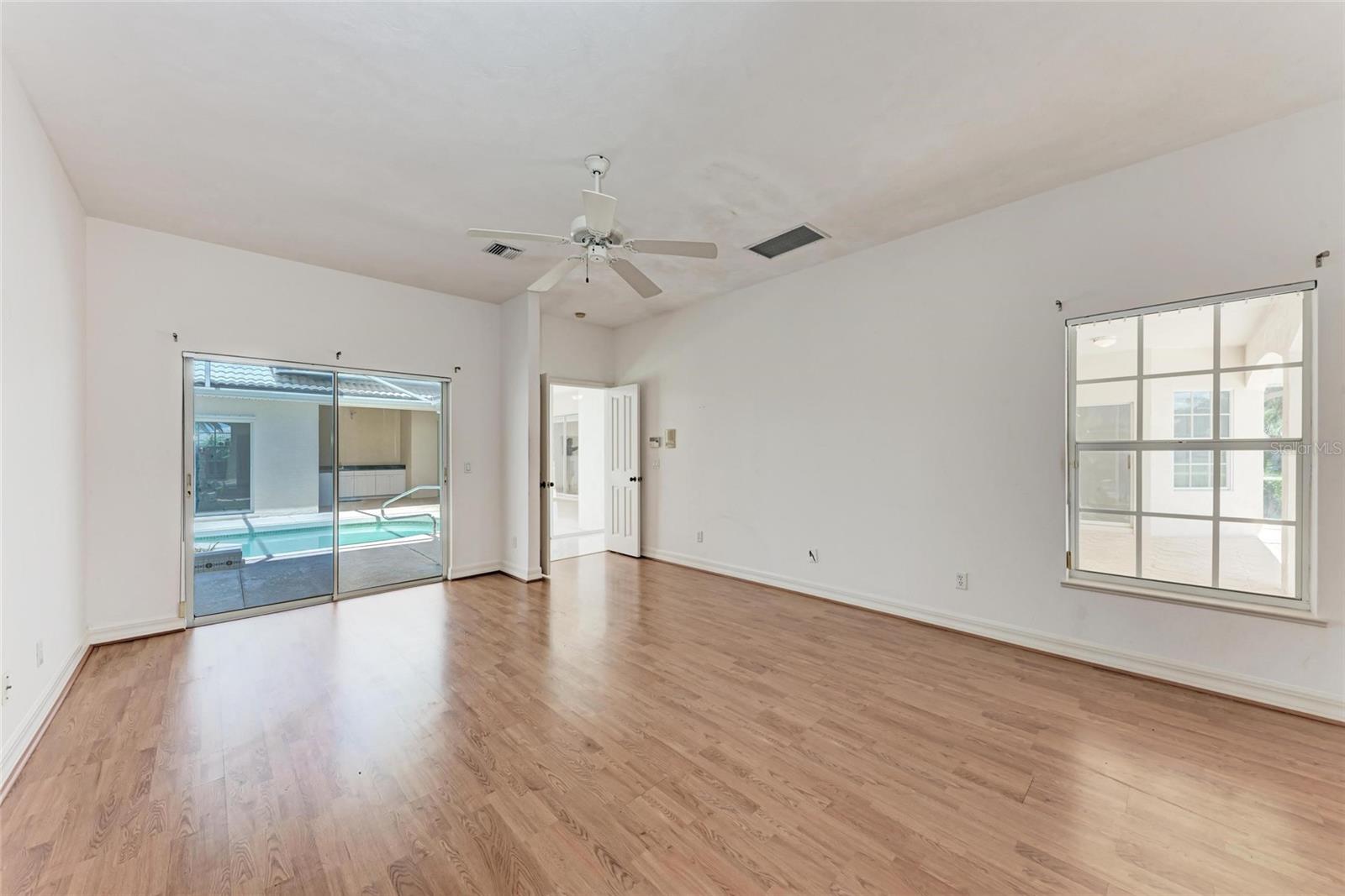 GOVERNORS GREEN - Residential