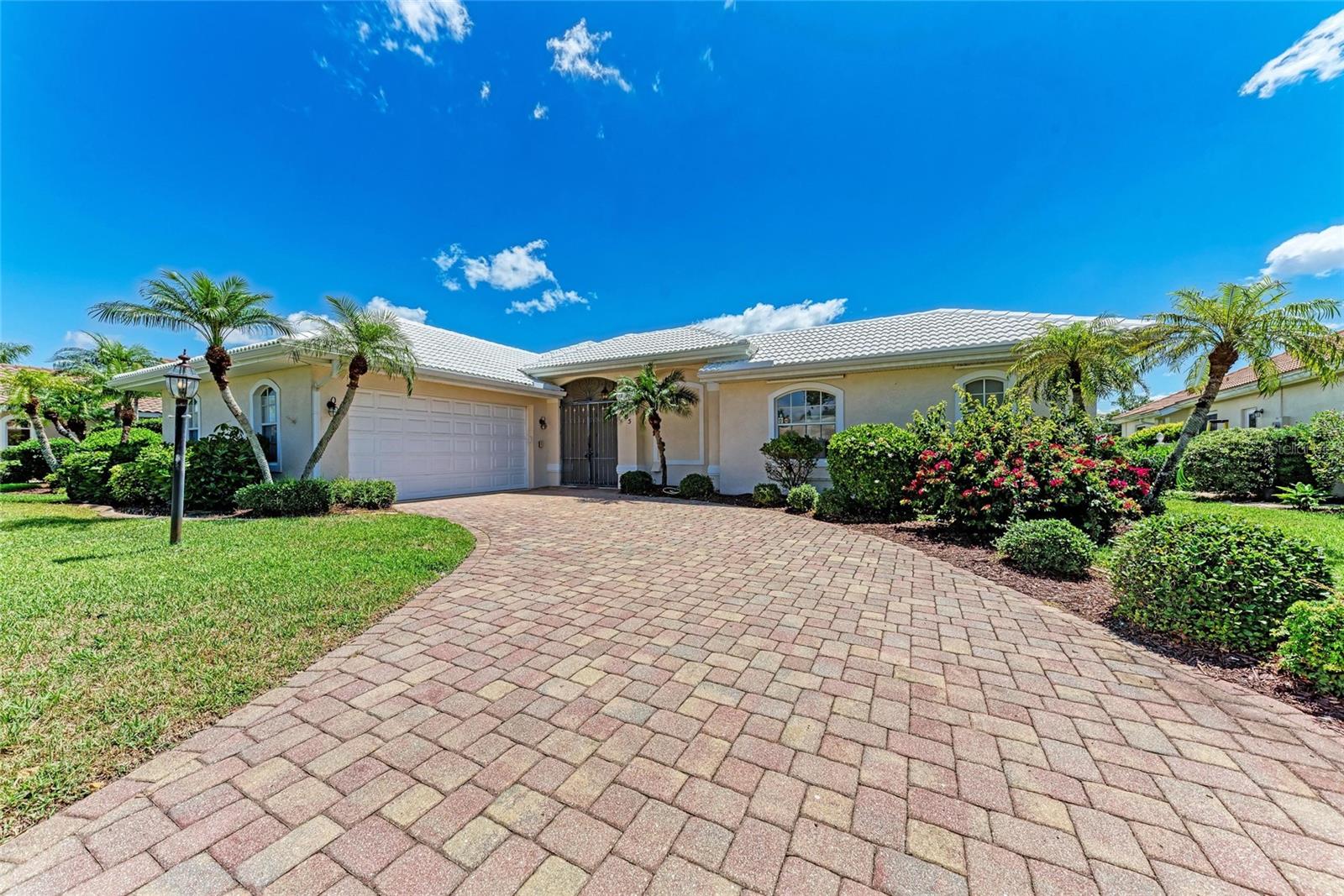 585 KHYBER LANE