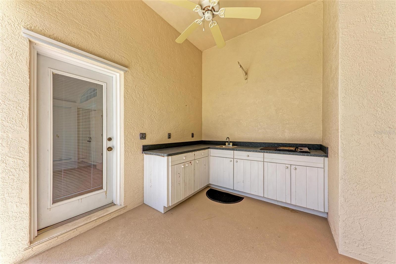 GOVERNORS GREEN - Residential
