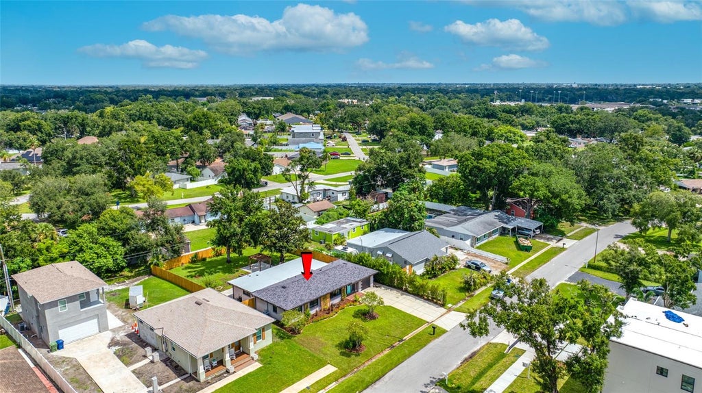 Photo of 2121 W Farwell Drive, Tampa, FL 33603 (MLS # TB8545968)