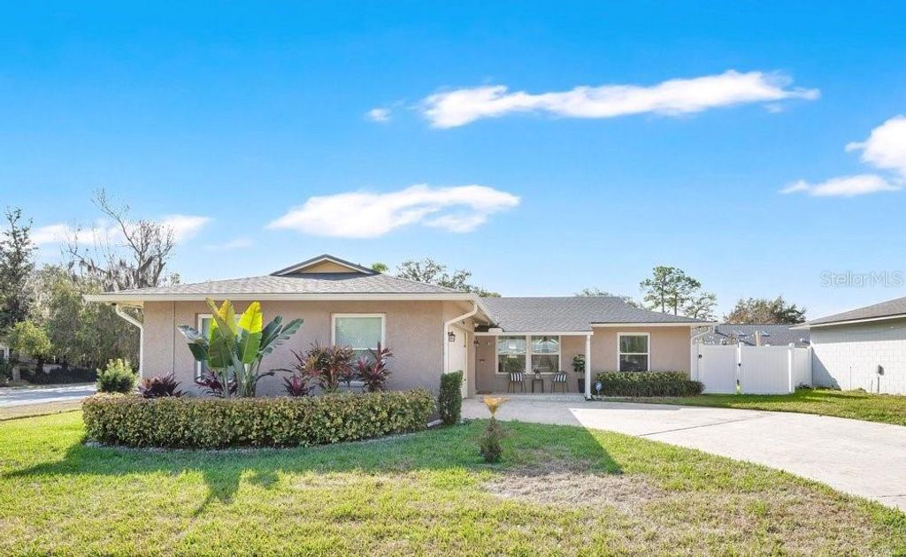 Photo of 400 Shady Banks Road, Altamonte Springs, FL 32714 (MLS # O6377147)