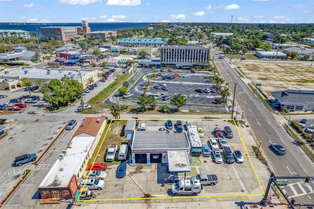 Photo of 236 Tamiami Trail, Punta Gorda, FL 33950 (MLS # C7523886)