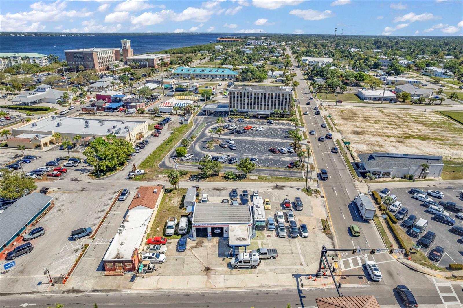 PUNTA GORDA - Commercial Sale
