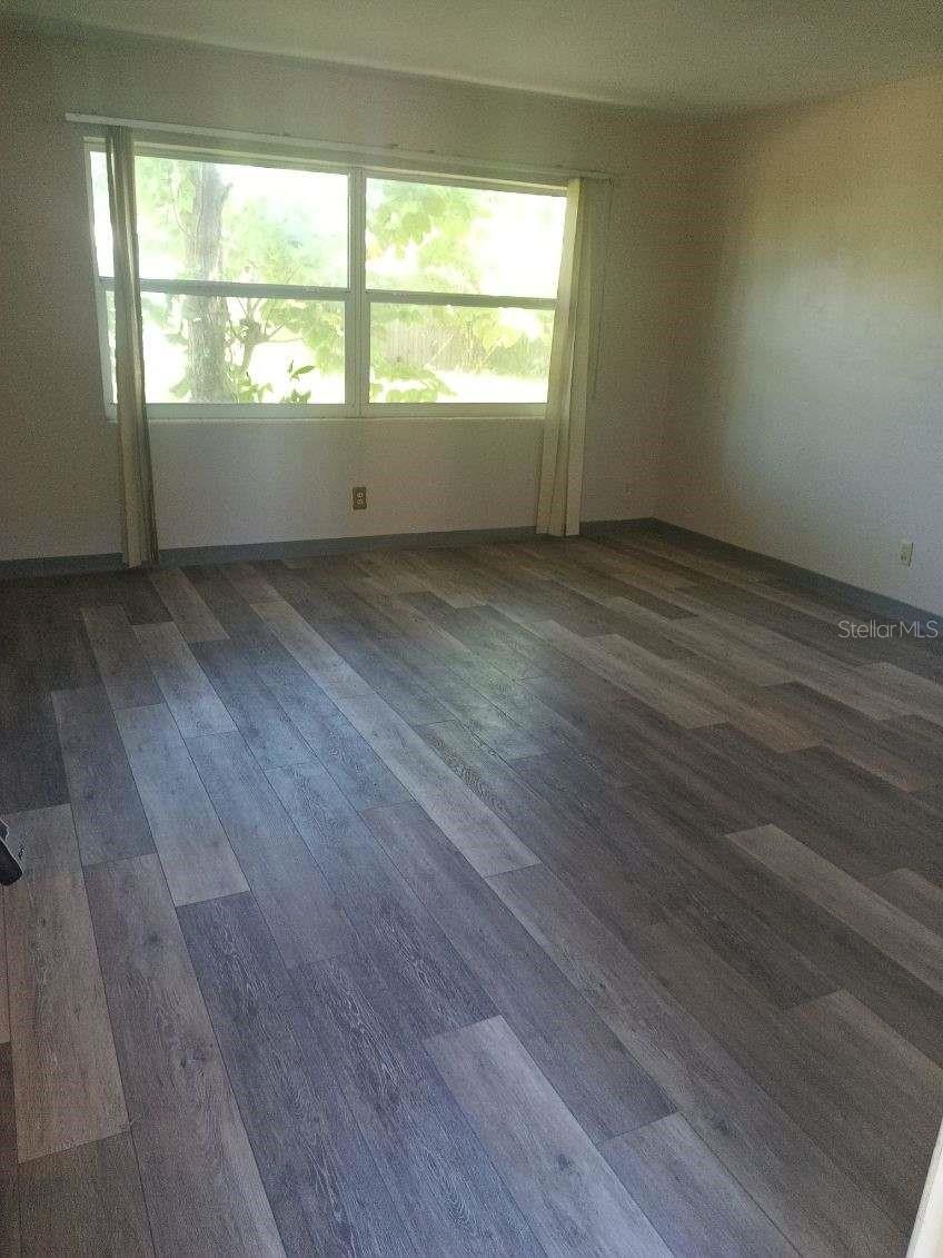 OAK MANOR - Residential