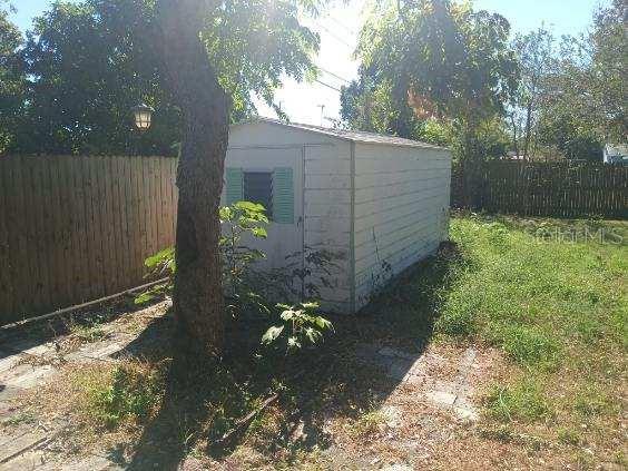 OAK MANOR - Residential