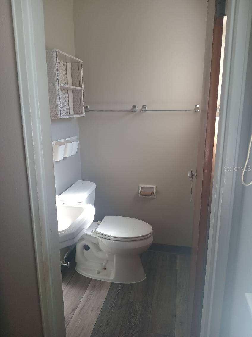 OAK MANOR - Residential