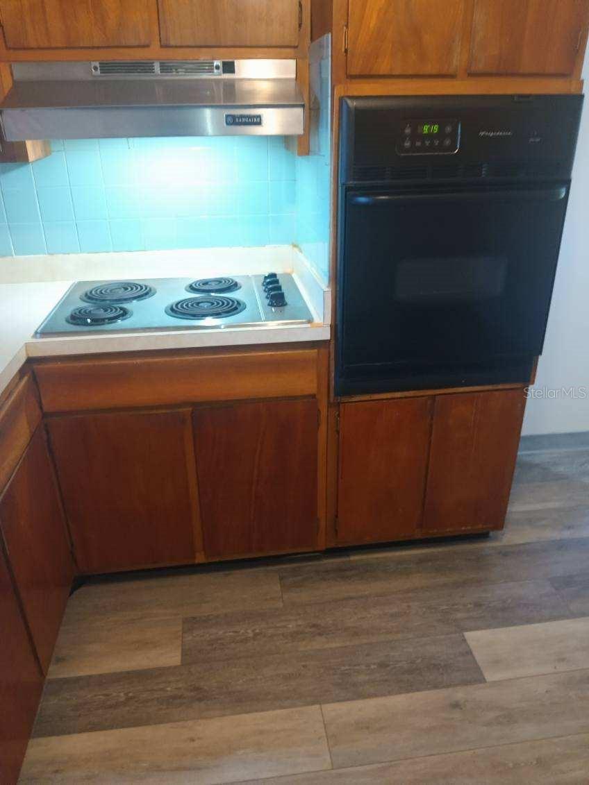 OAK MANOR - Residential