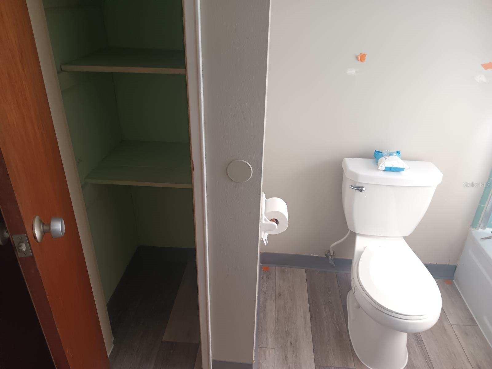 OAK MANOR - Residential