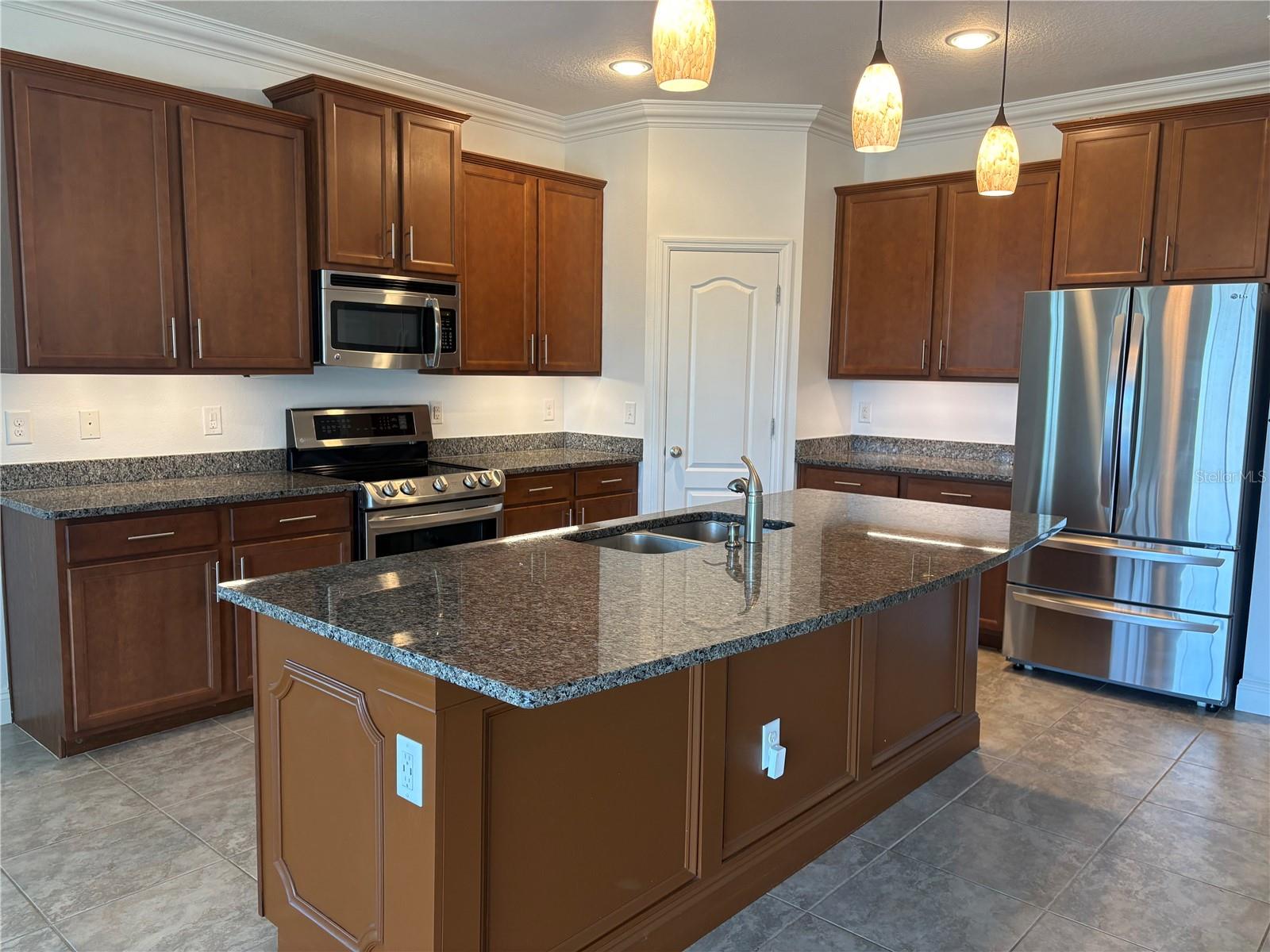 STONELEDGE - Residential