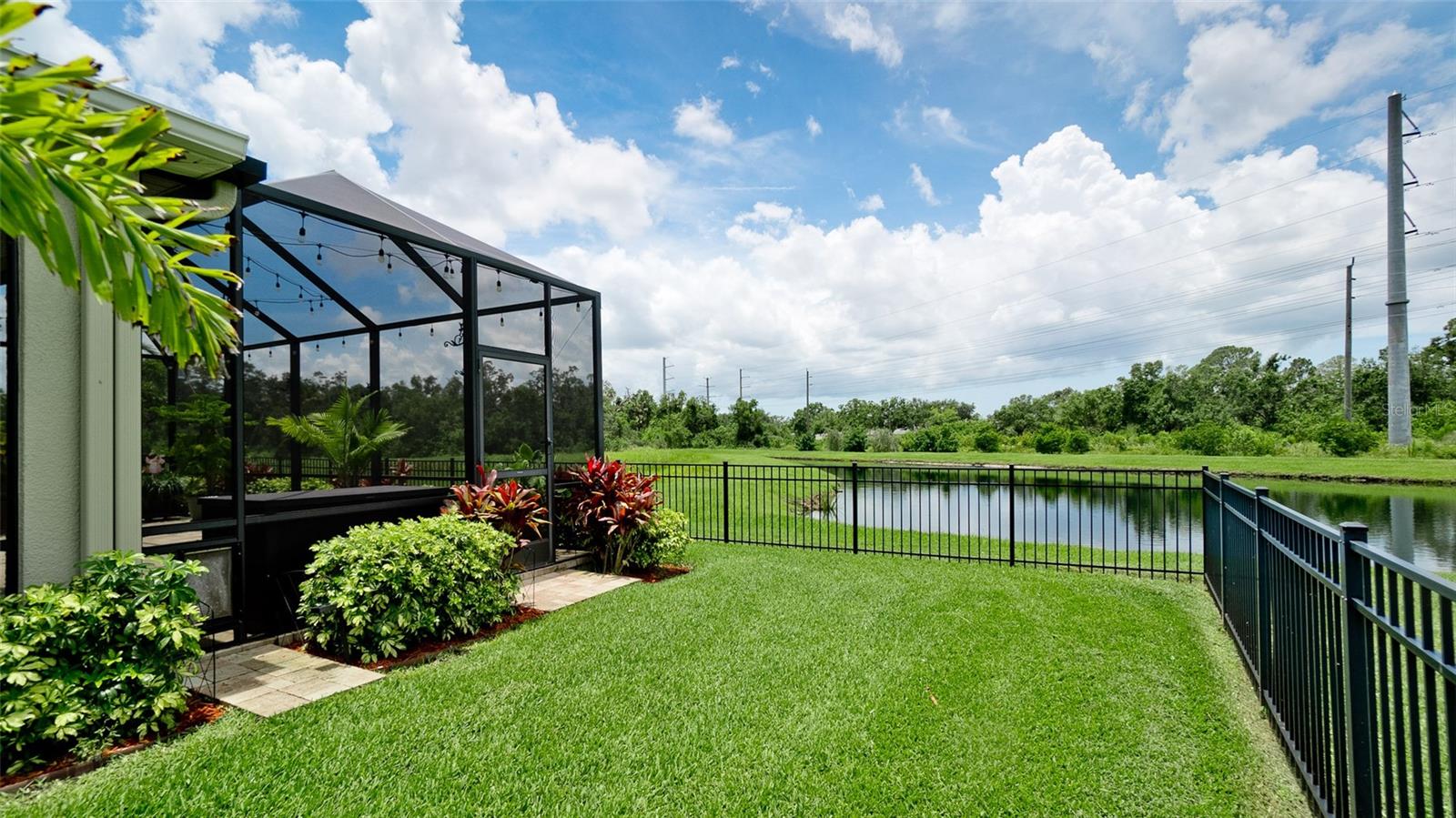 STONELEDGE - Residential