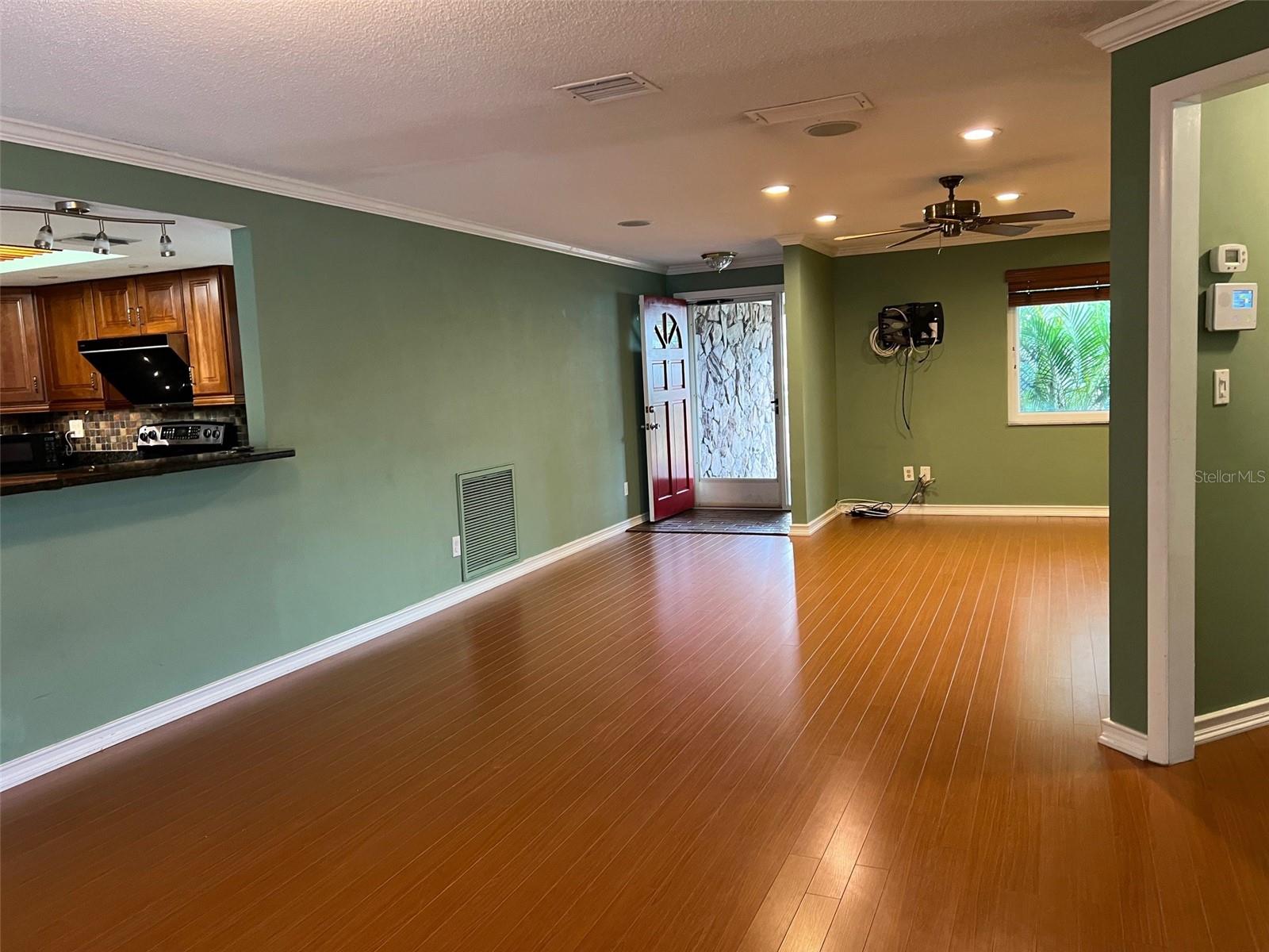 SUNSHINE ESTATES - Residential Lease