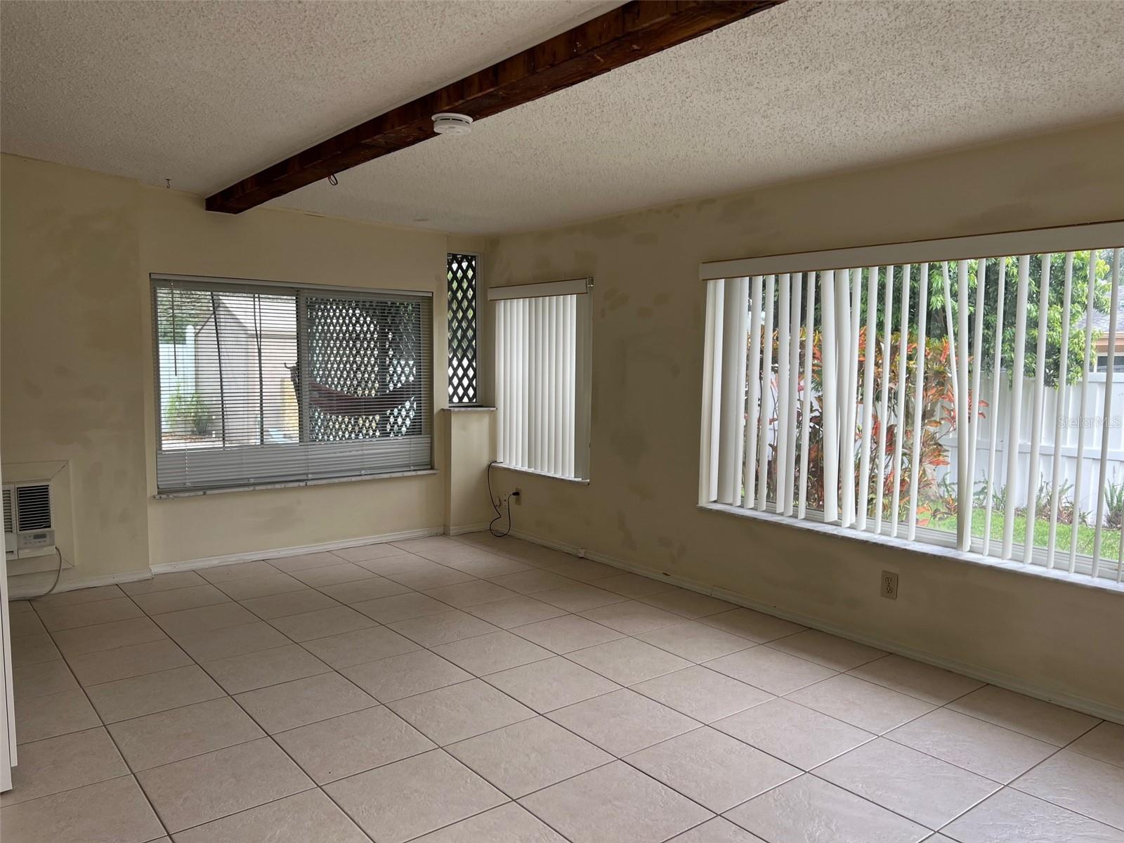 SUNSHINE ESTATES - Residential Lease