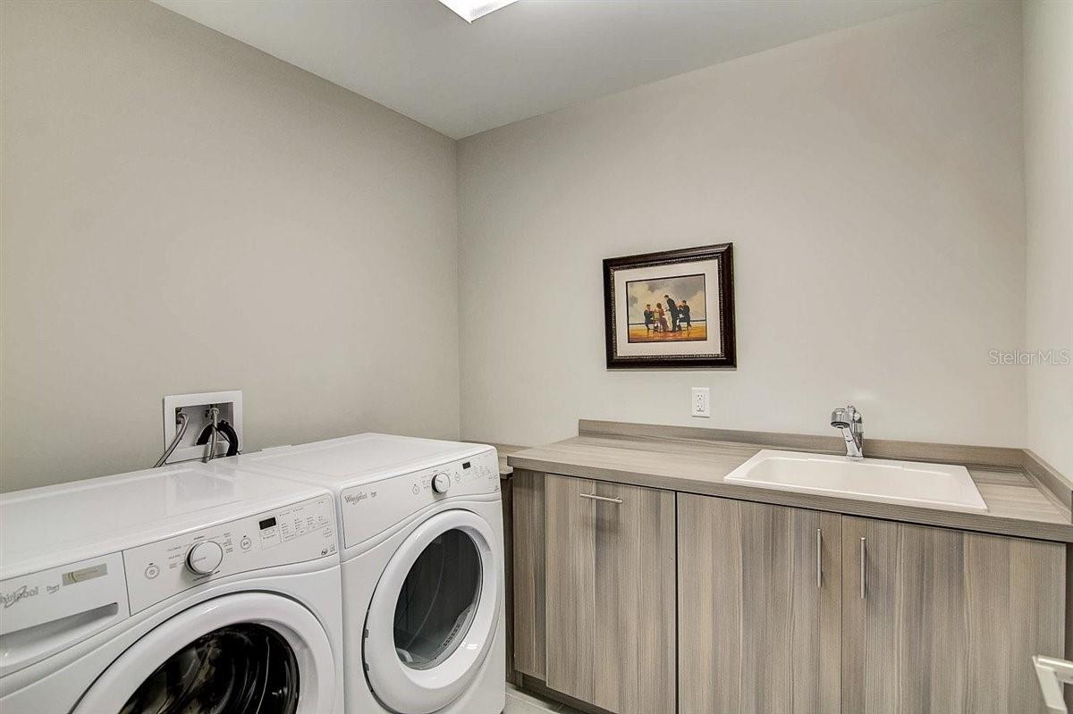 PARK RESIDENCES OF LIDO KEY - Residential