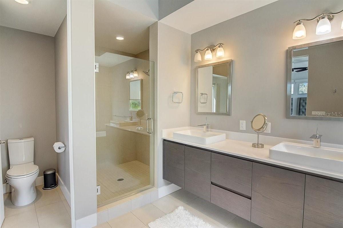 PARK RESIDENCES OF LIDO KEY - Residential