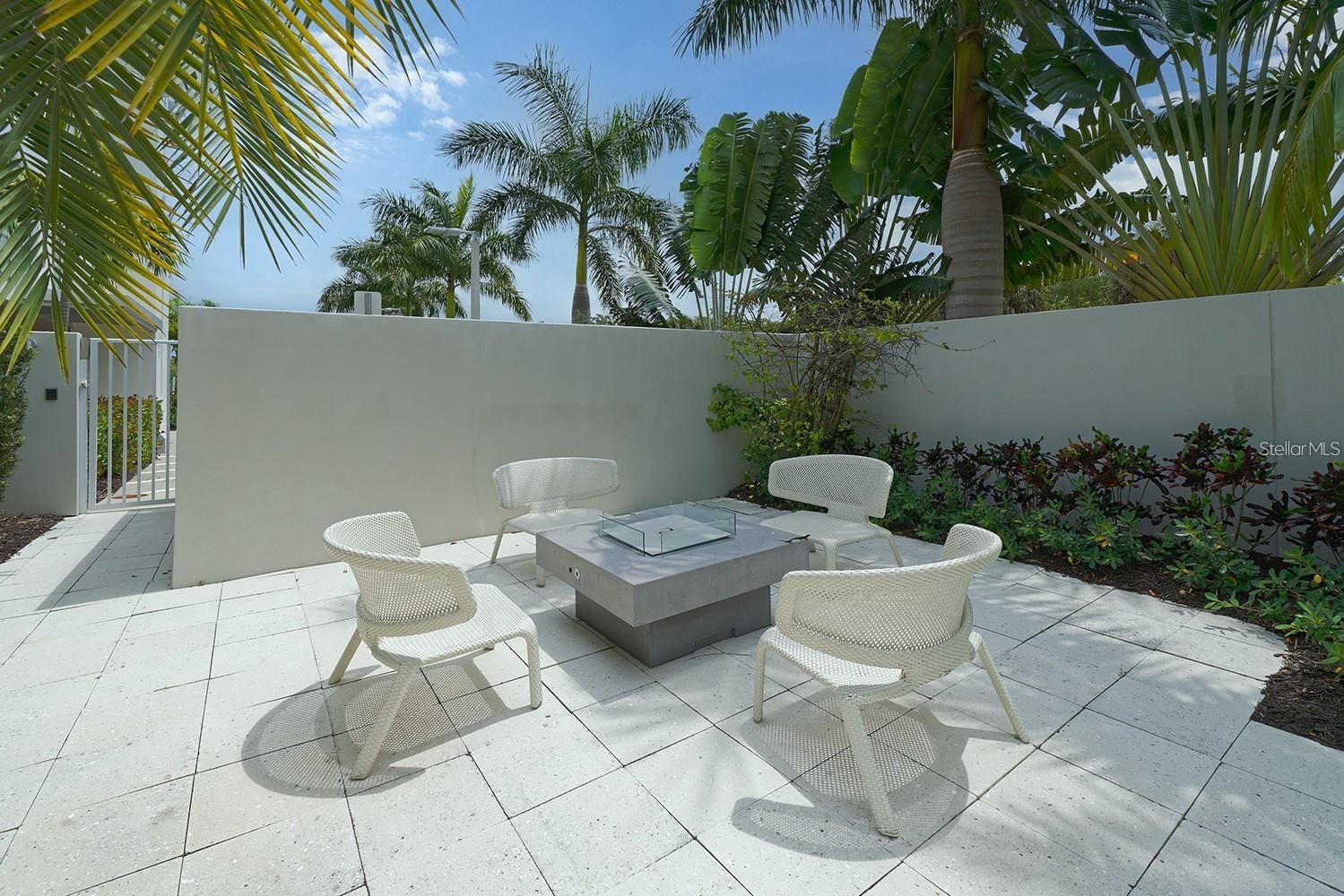 PARK RESIDENCES OF LIDO KEY - Residential