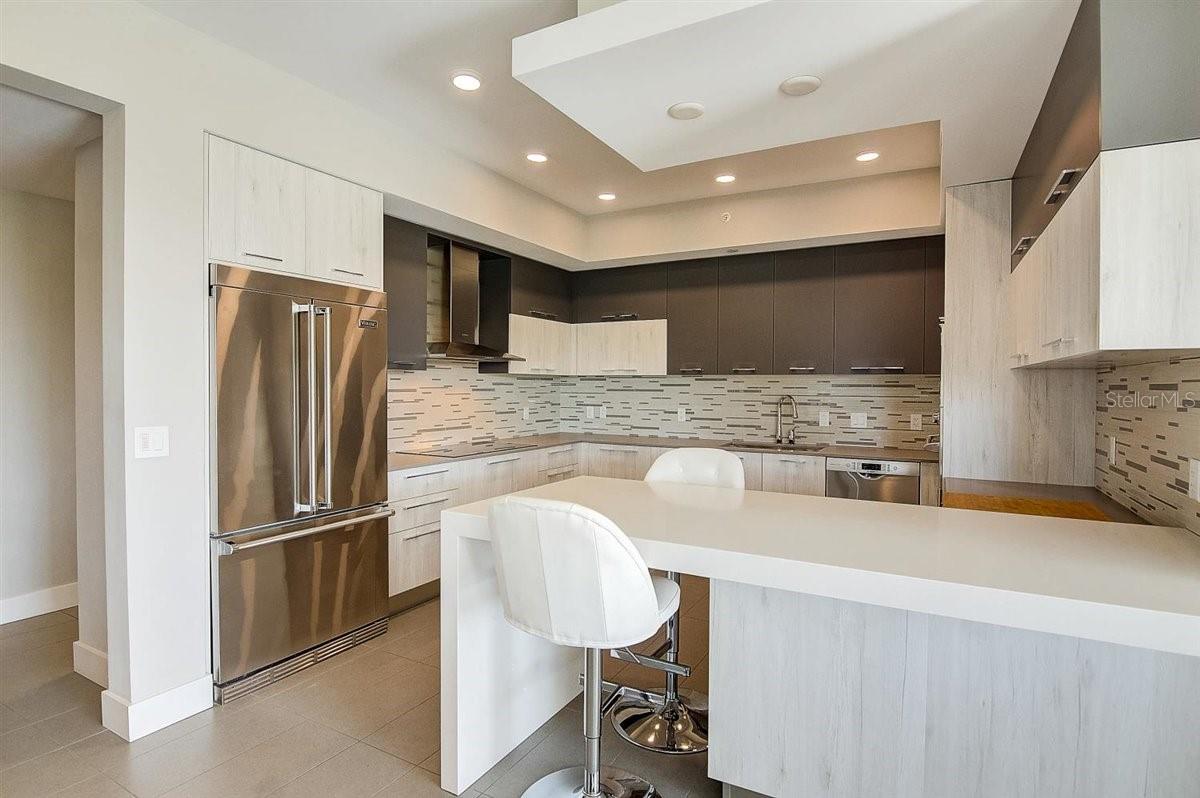 PARK RESIDENCES OF LIDO KEY - Residential