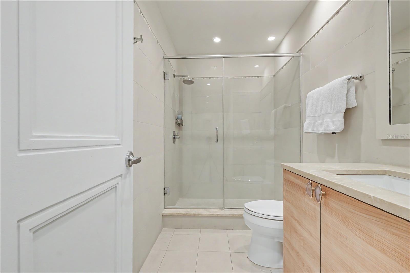 LAS VENTANAS I CONDOMINIUM - Residential