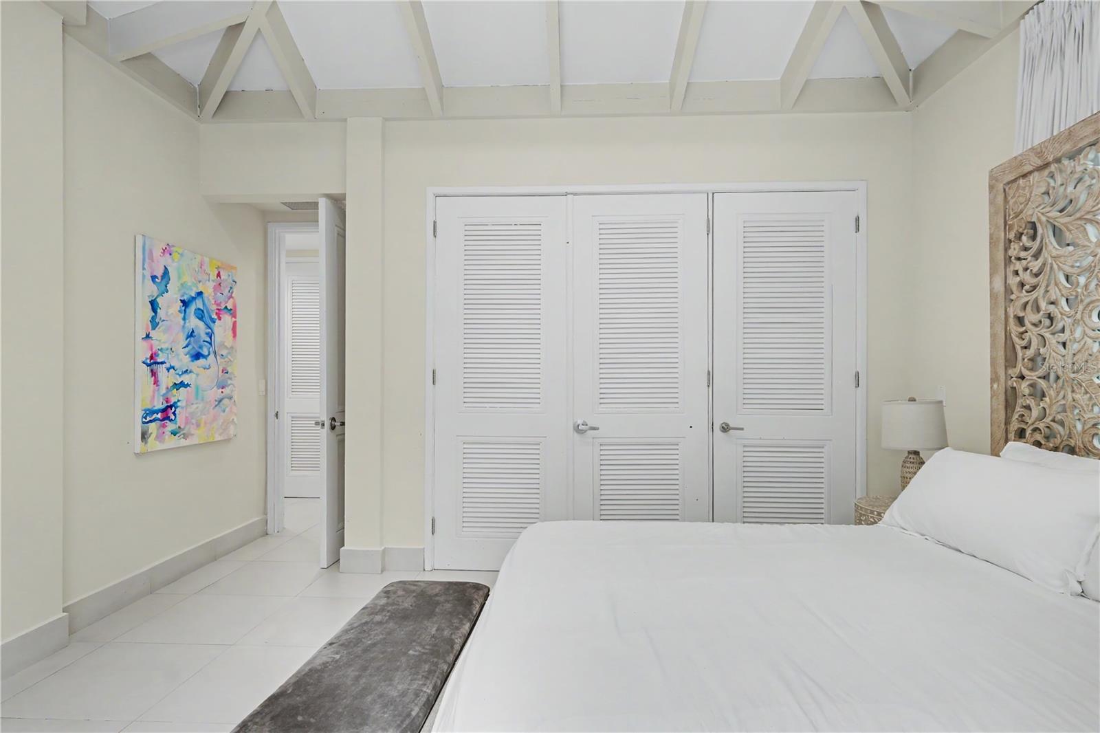 LAS VENTANAS I CONDOMINIUM - Residential