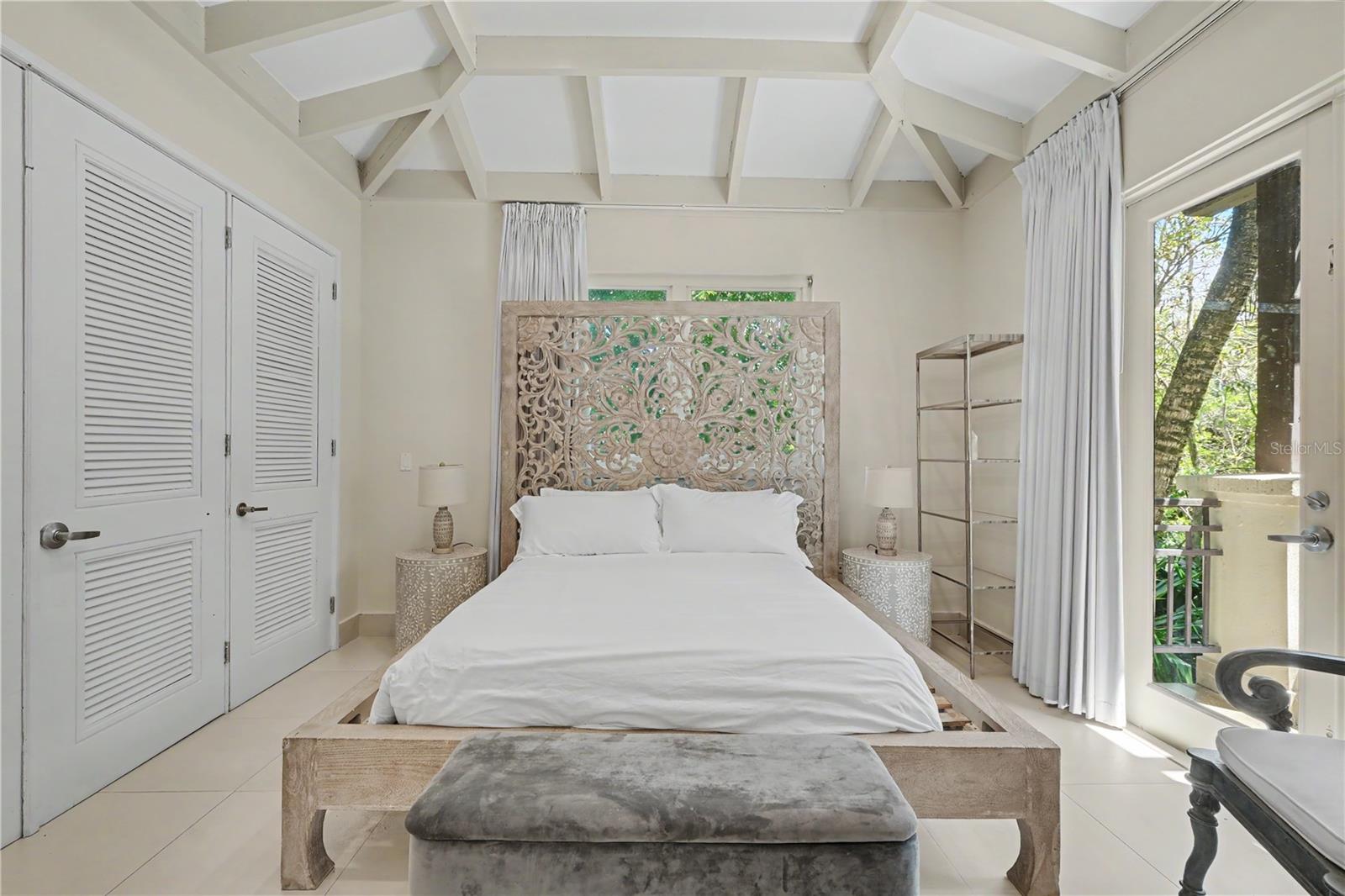 LAS VENTANAS I CONDOMINIUM - Residential