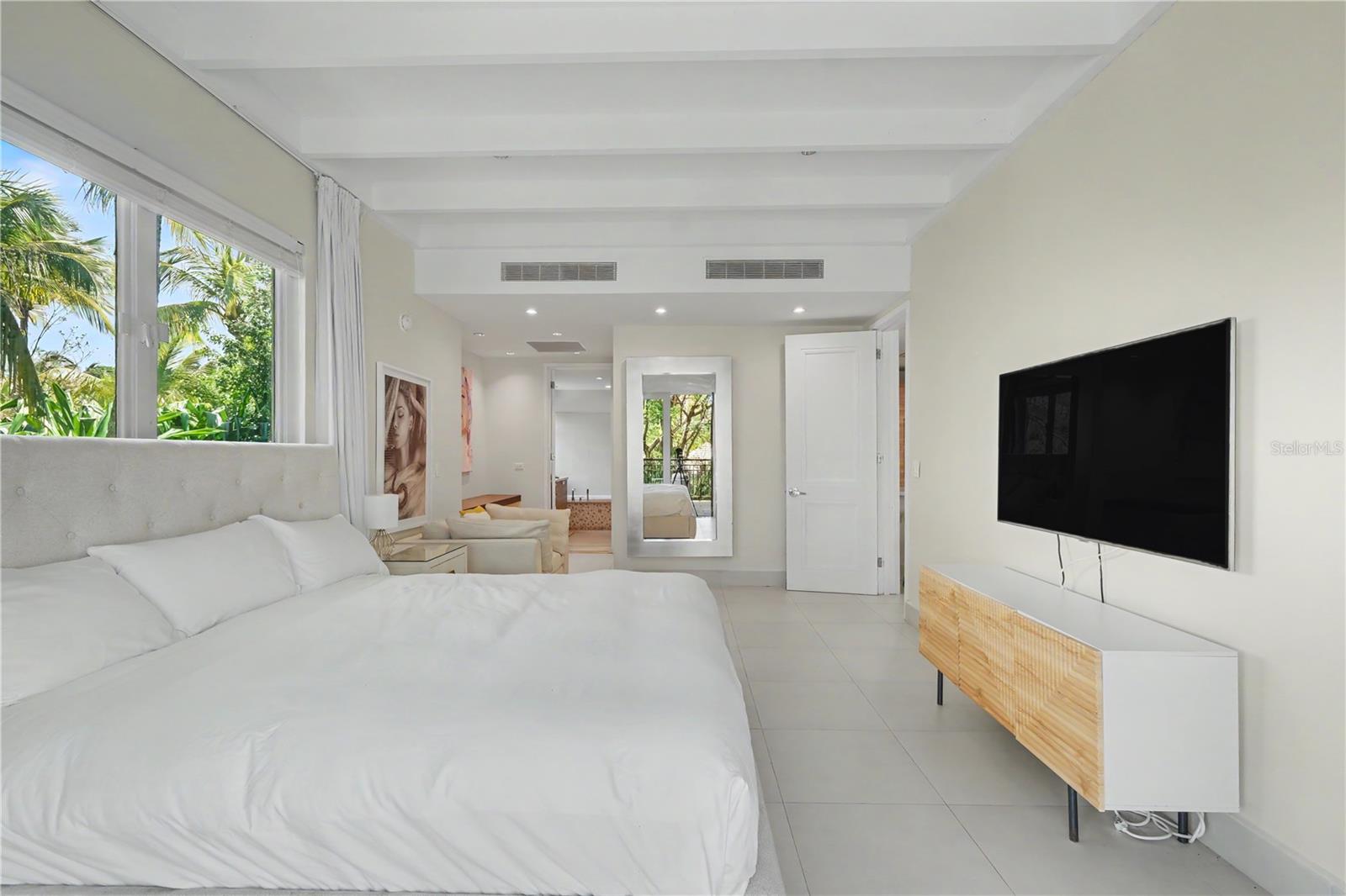 LAS VENTANAS I CONDOMINIUM - Residential