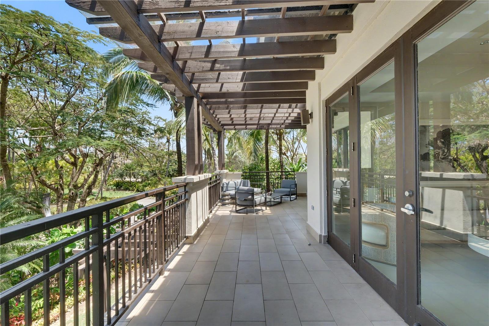 LAS VENTANAS I CONDOMINIUM - Residential