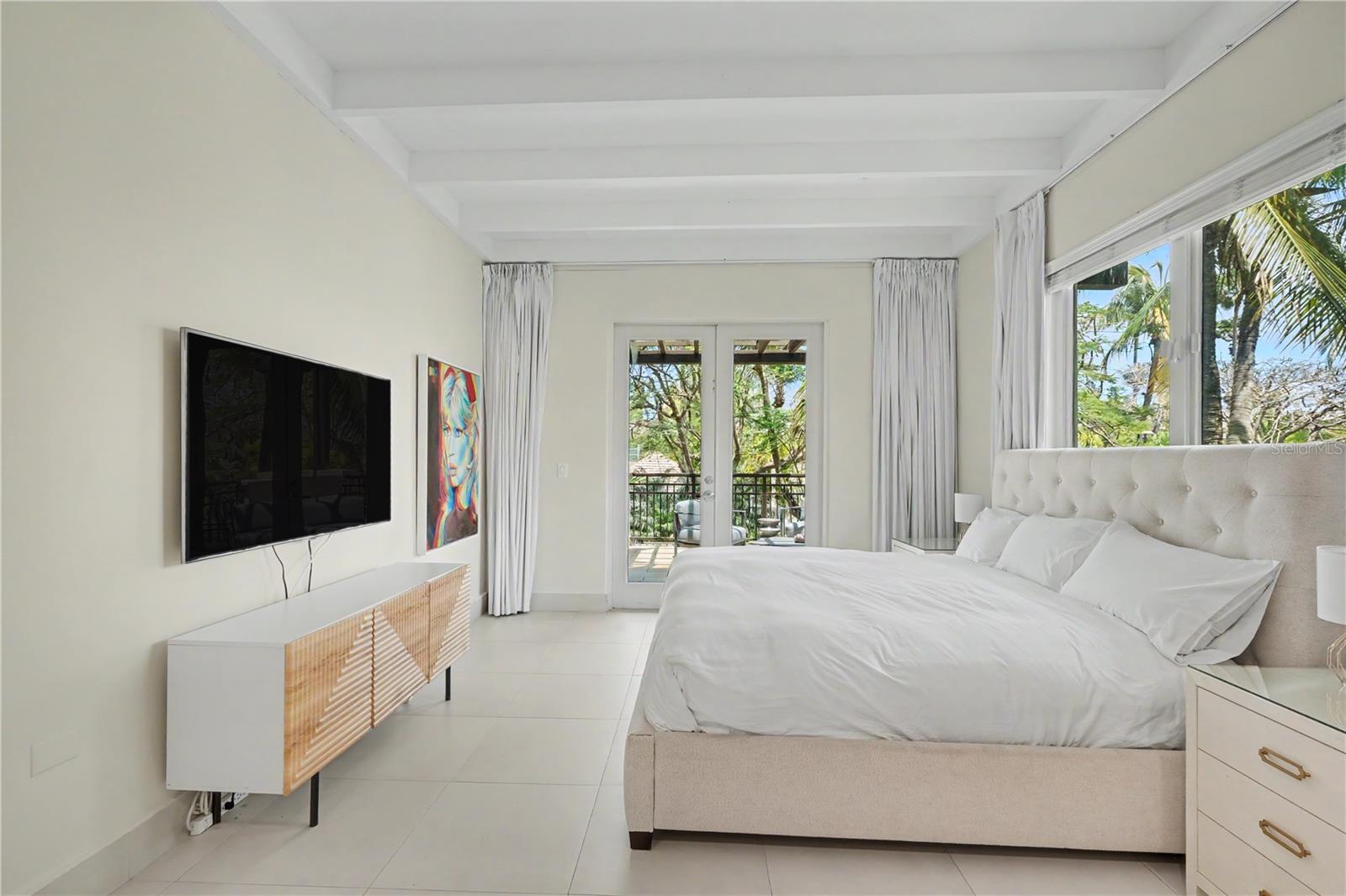 LAS VENTANAS I CONDOMINIUM - Residential