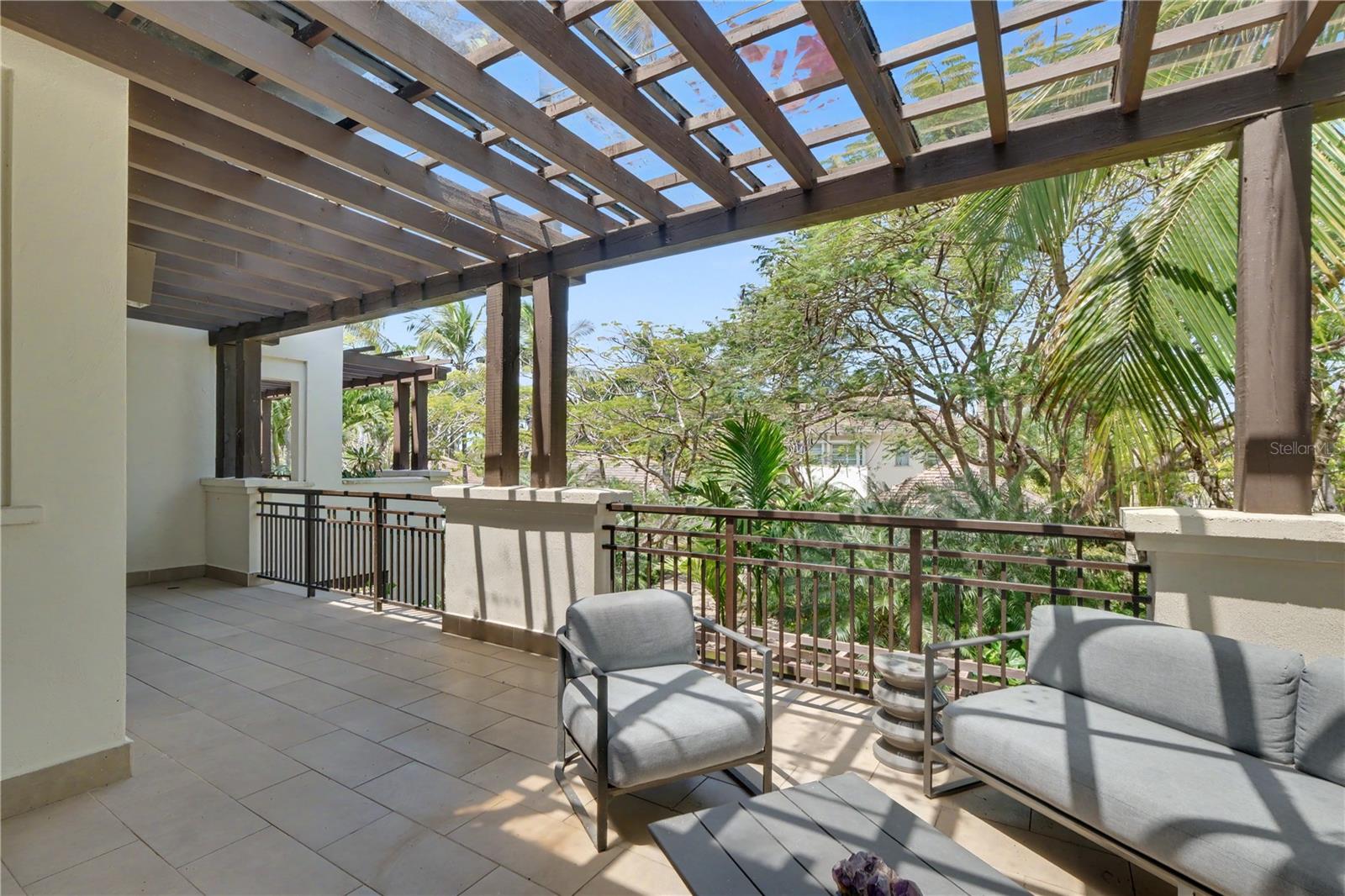 LAS VENTANAS I CONDOMINIUM - Residential