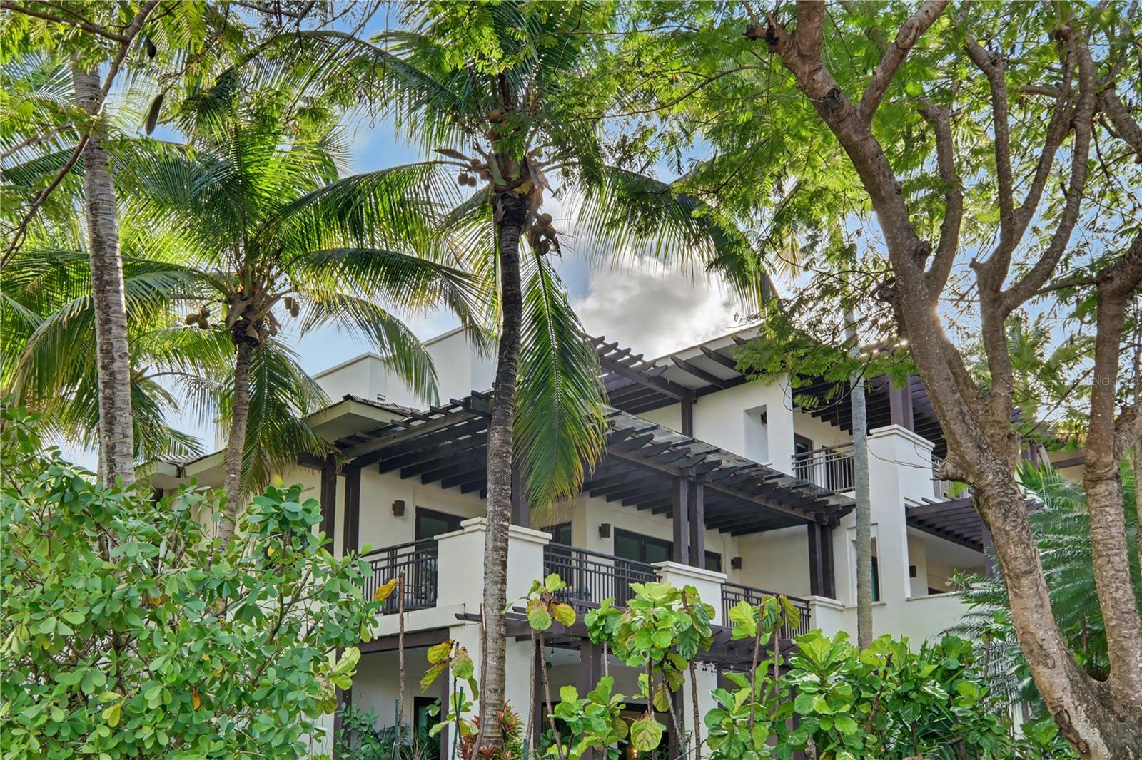 LAS VENTANAS I CONDOMINIUM - Residential