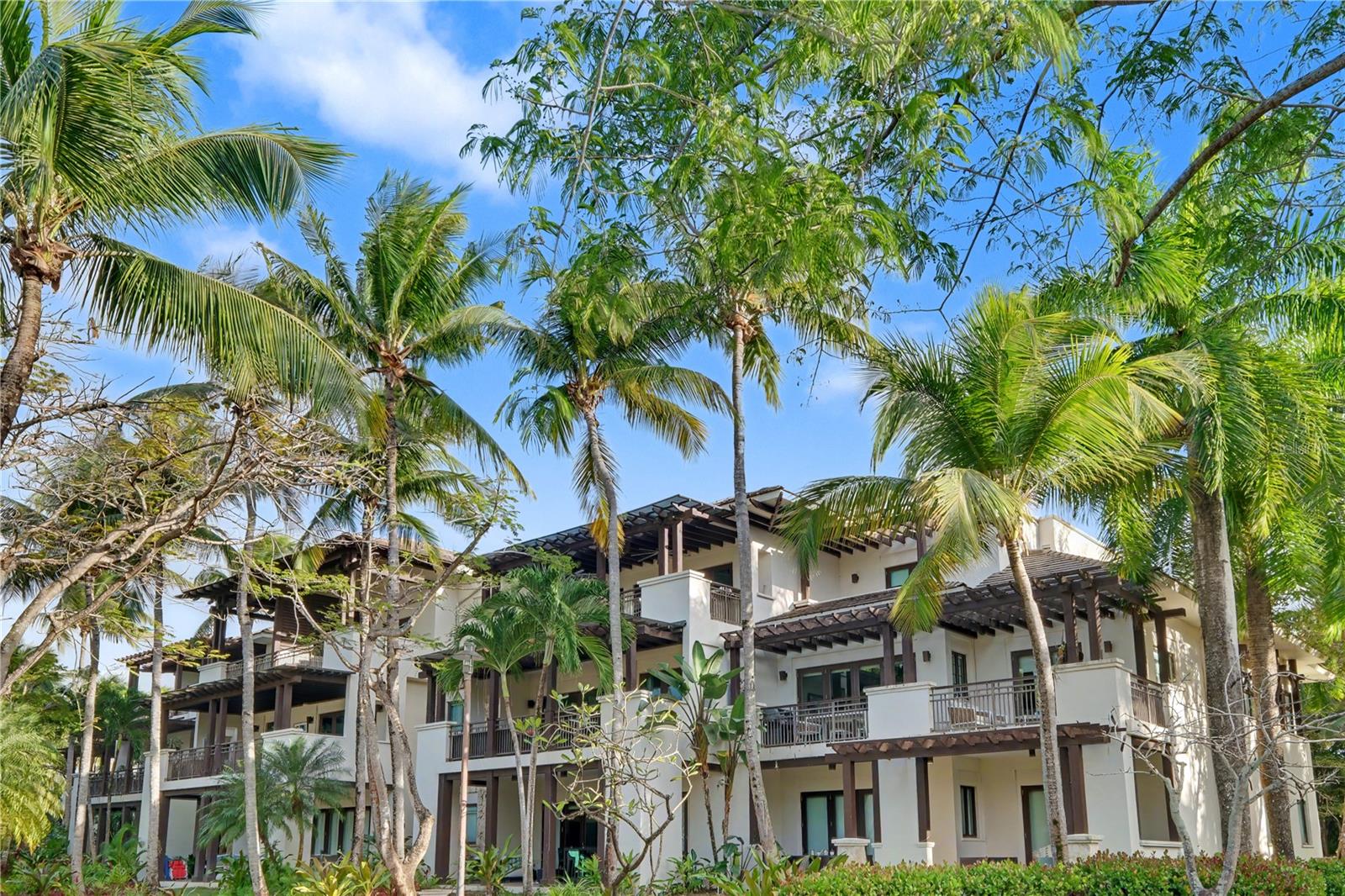 LAS VENTANAS I CONDOMINIUM - Residential