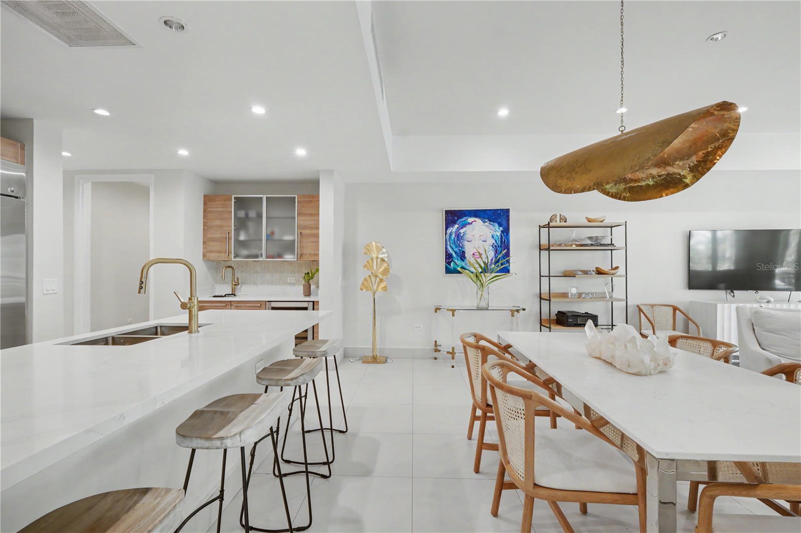 LAS VENTANAS I CONDOMINIUM - Residential