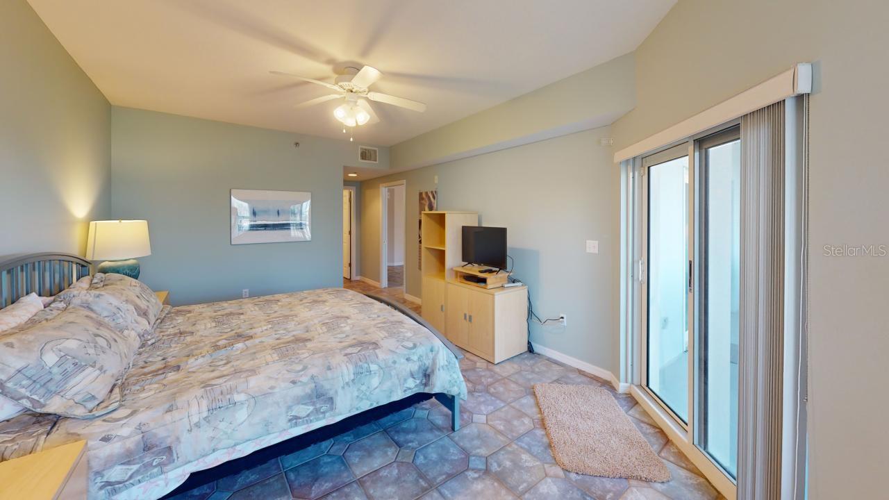 OCEAN WALK NSB BLDG 02 - Residential