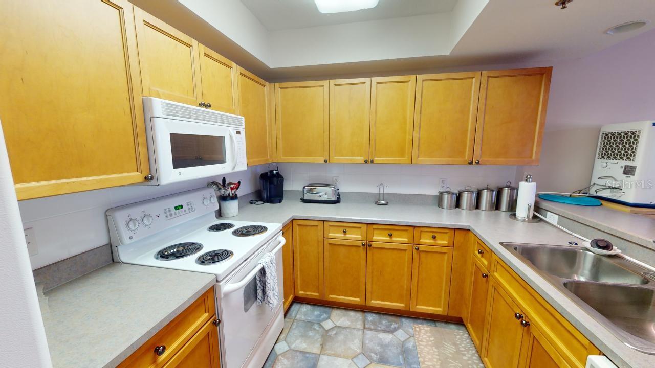 OCEAN WALK NSB BLDG 02 - Residential