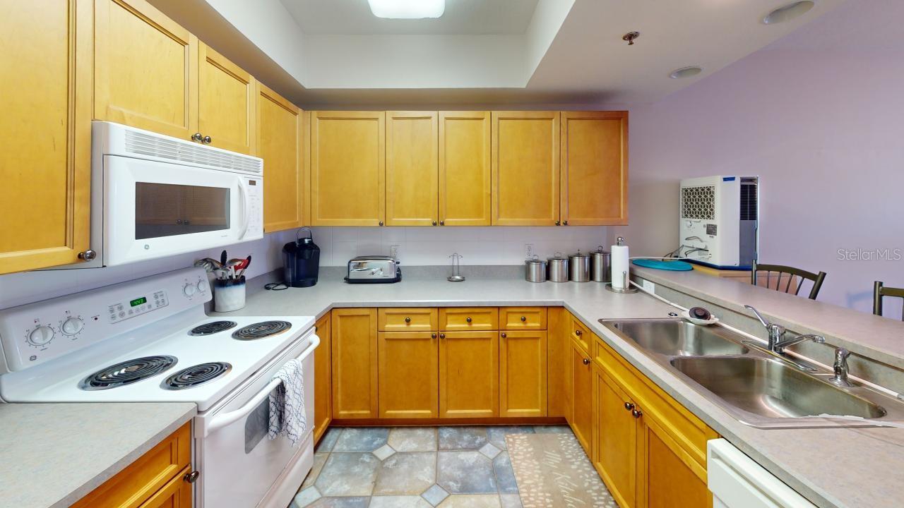 OCEAN WALK NSB BLDG 02 - Residential