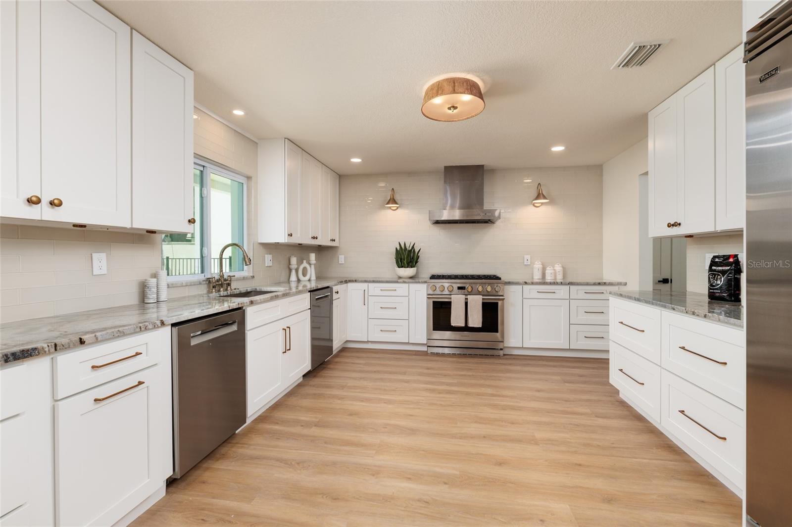 VENETIAN ISLES - Residential