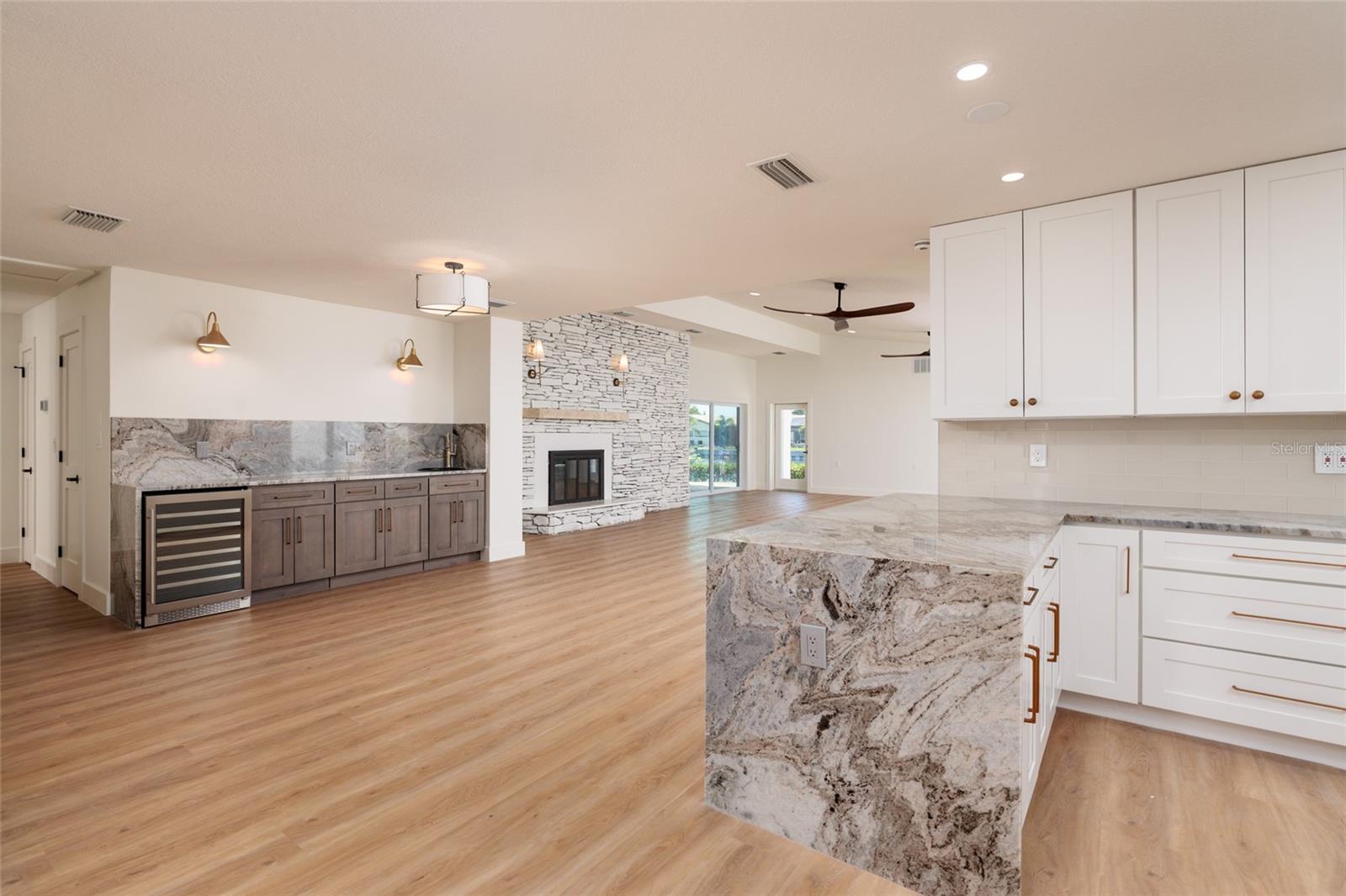 VENETIAN ISLES - Residential
