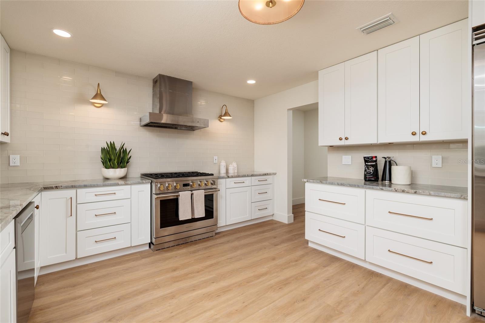 VENETIAN ISLES - Residential