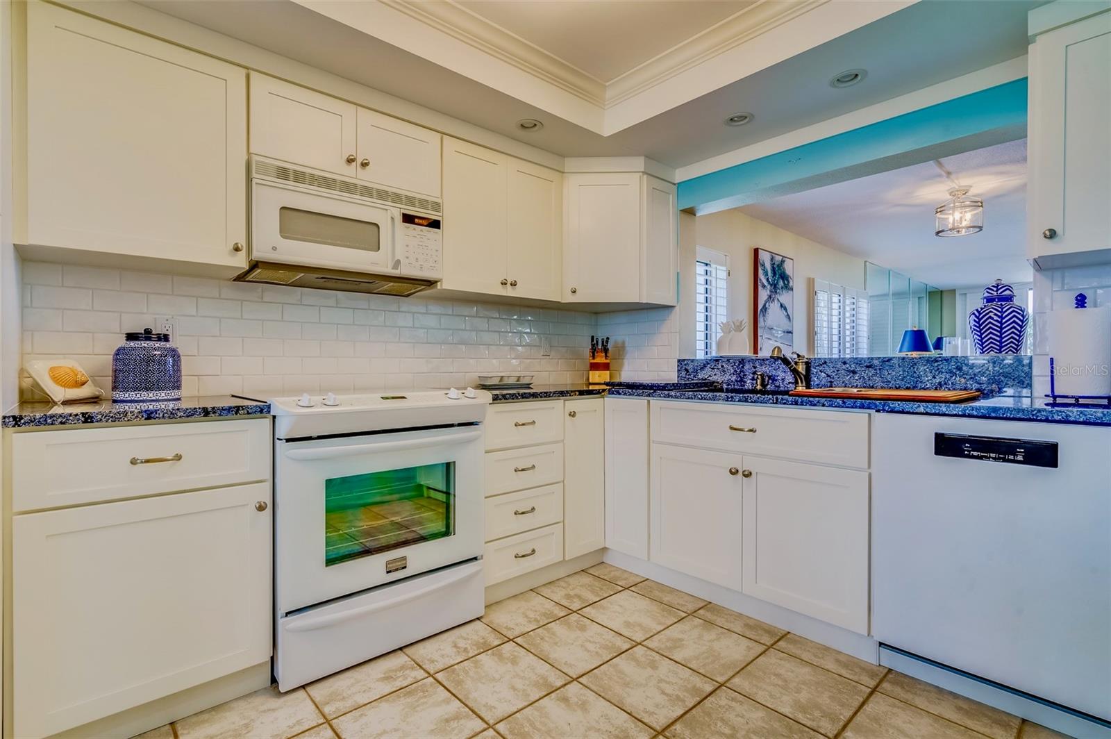 LANDMARK TOWERS - Residential Lease