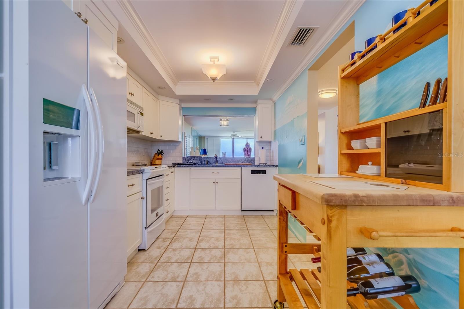 LANDMARK TOWERS - Residential Lease